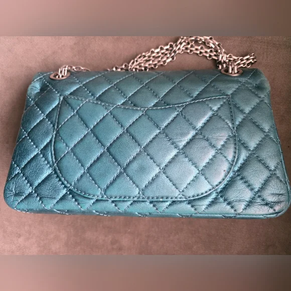 Chanel Metallic Reissue 2.55 - Picture 4 of 11